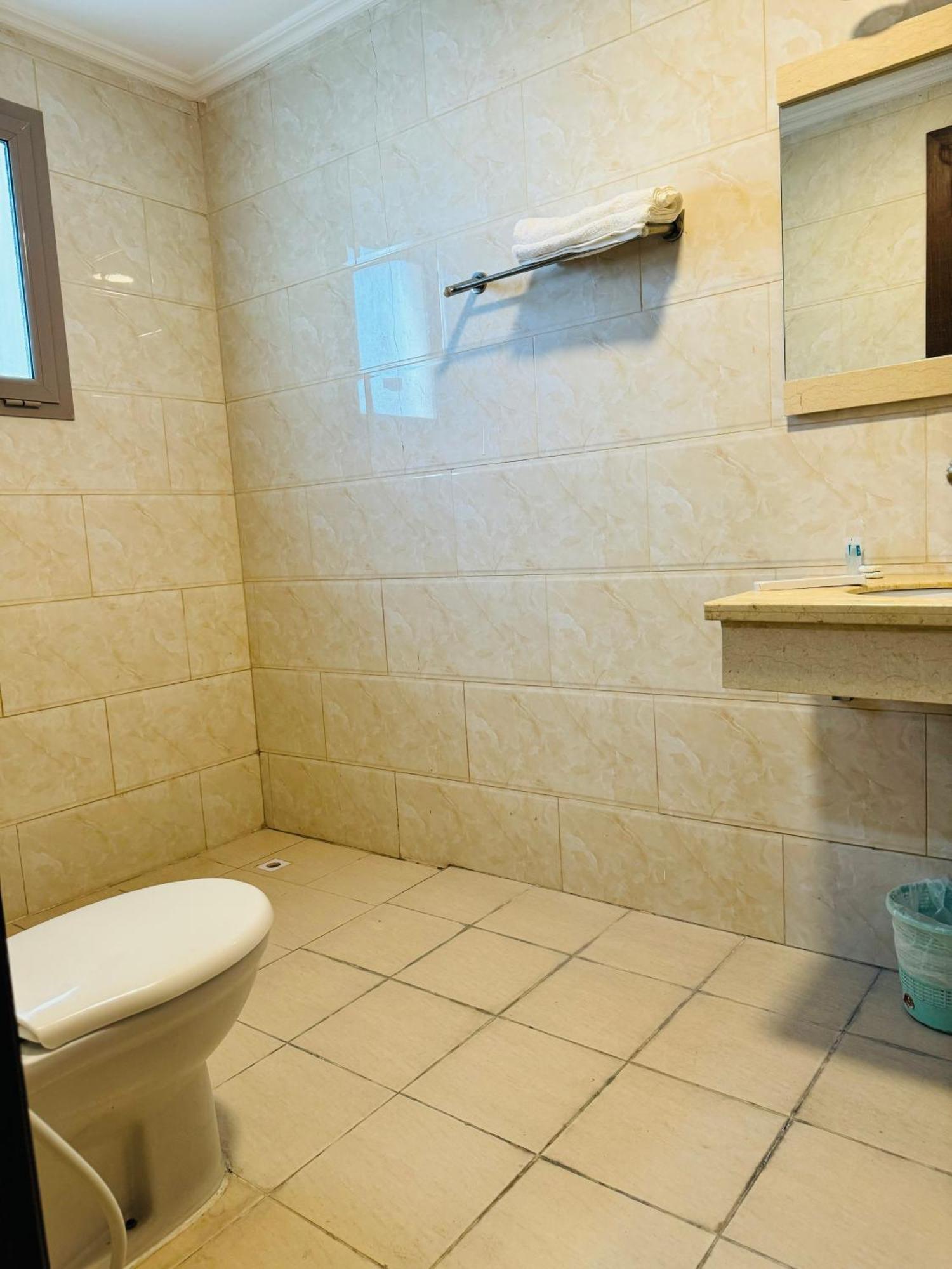 Al Hayat Suites Apartment Al-Manamah Bagian luar foto