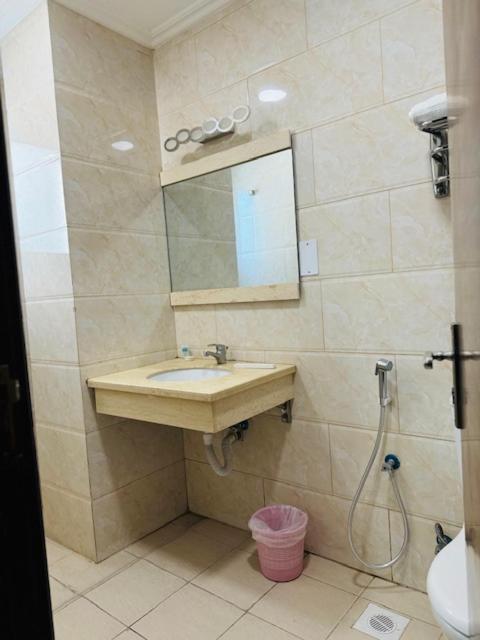 Al Hayat Suites Apartment Al-Manamah Bagian luar foto